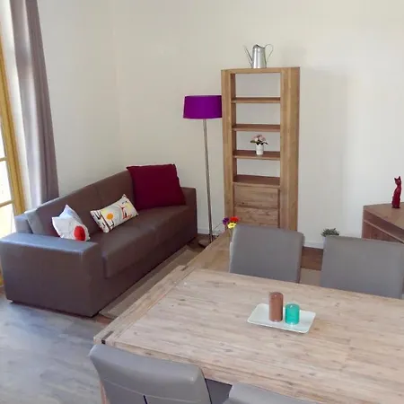Chateau Apartment *